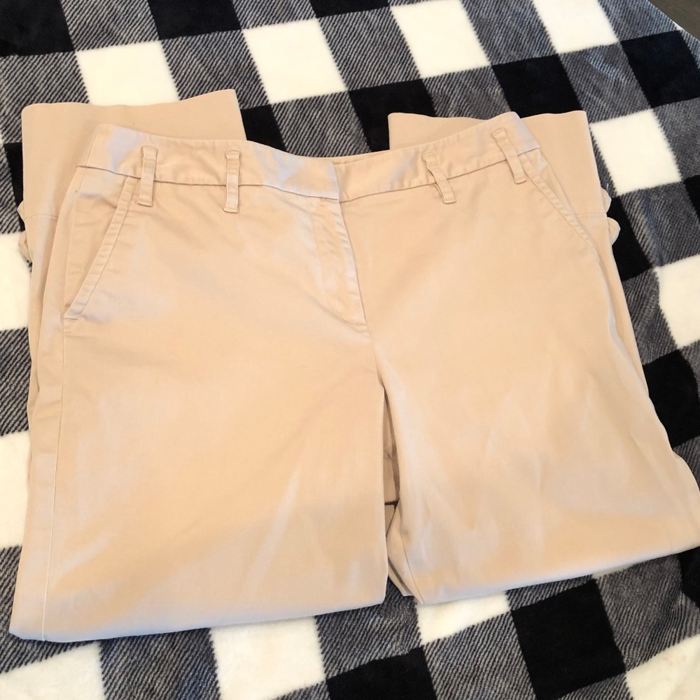 $ Ann Taylor Loft Capris Size 8 Khaki